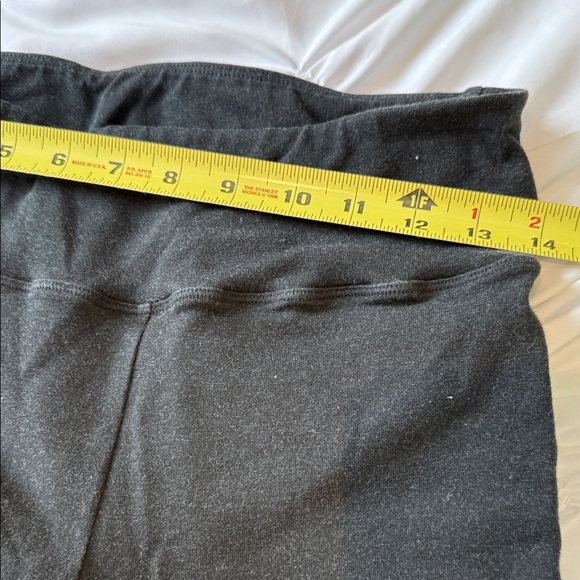 Skims Grey Leggings Athletic stretch Large - Picture 3 of 4